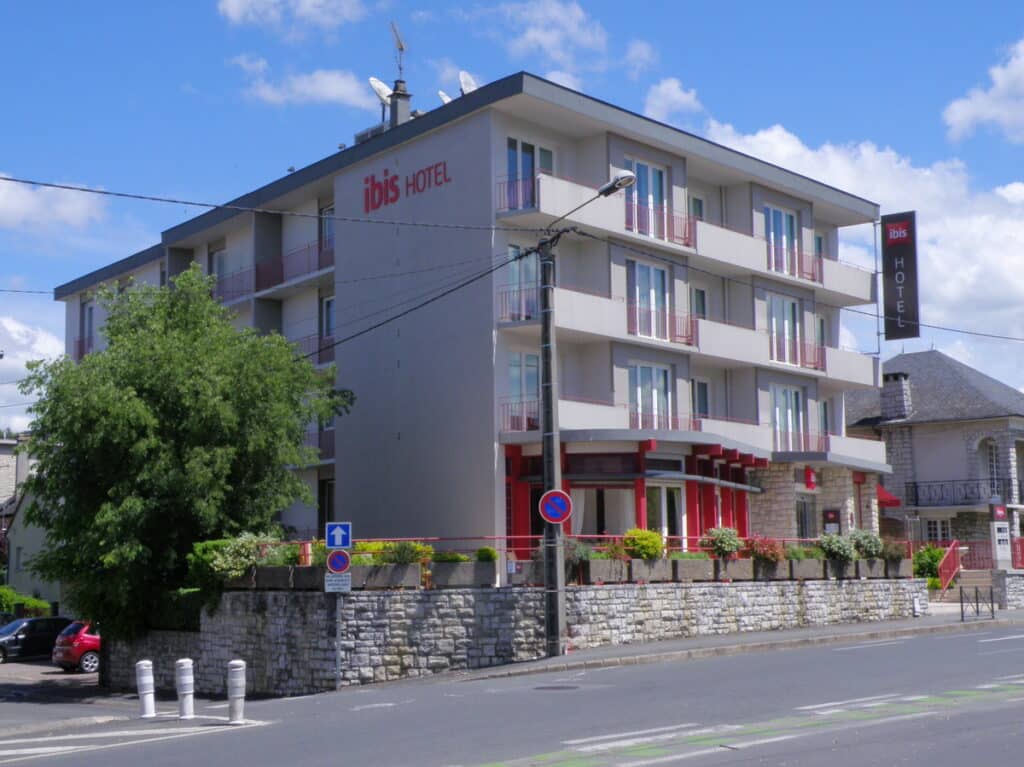 Façade de l'hôtel IBIS de Brive la Gaillarde.