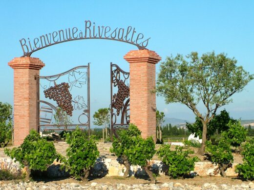 Portail de bienvenue dans la ville de Rivesaltes