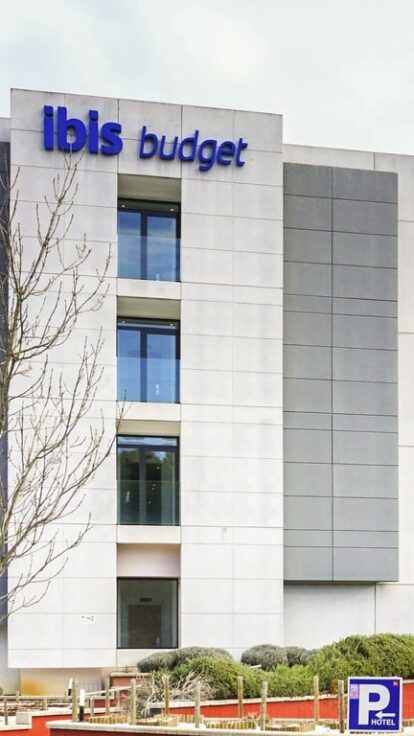 Façade de l'Ibis Budget à Gérone.