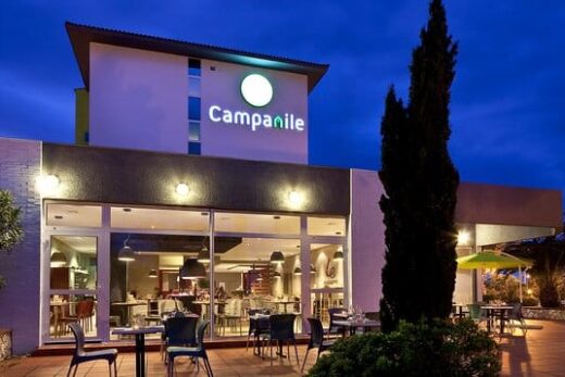 Vue extérieure du restaurant le Campanille